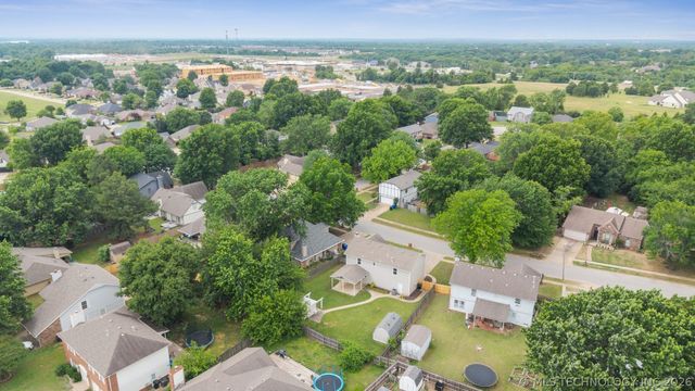 4929 S Poplar Avenue, Broken Arrow, OK 74011