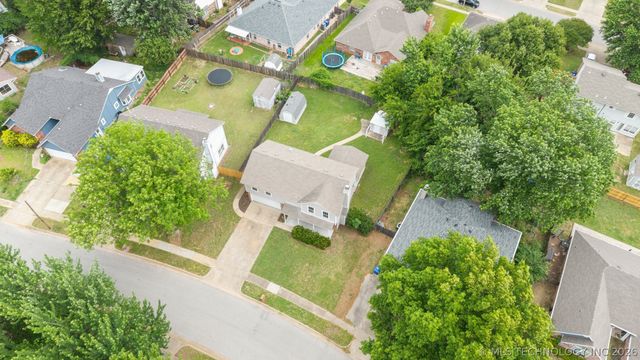 4929 S Poplar Avenue, Broken Arrow, OK 74011