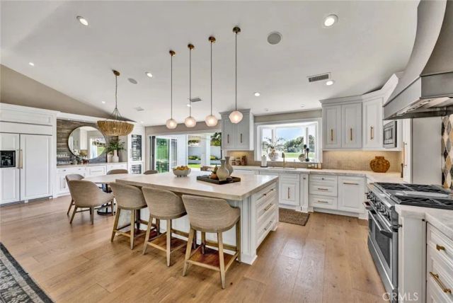 19581 Summer Breeze, Huntington Beach, CA 92648