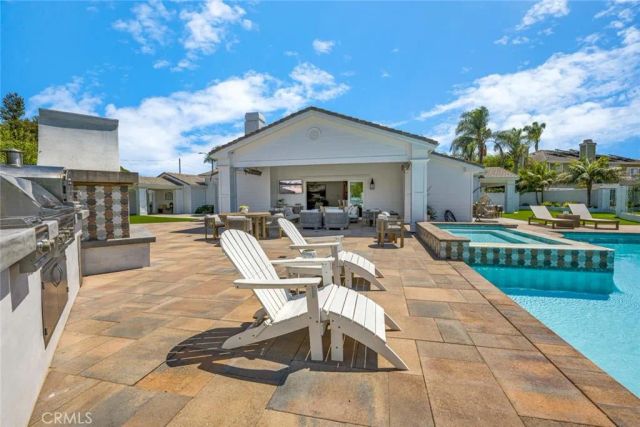 19581 Summer Breeze, Huntington Beach, CA 92648