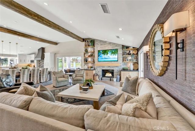 19581 Summer Breeze, Huntington Beach, CA 92648