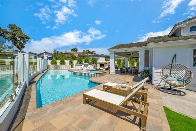 19581 Summer Breeze, Huntington Beach, CA 92648
