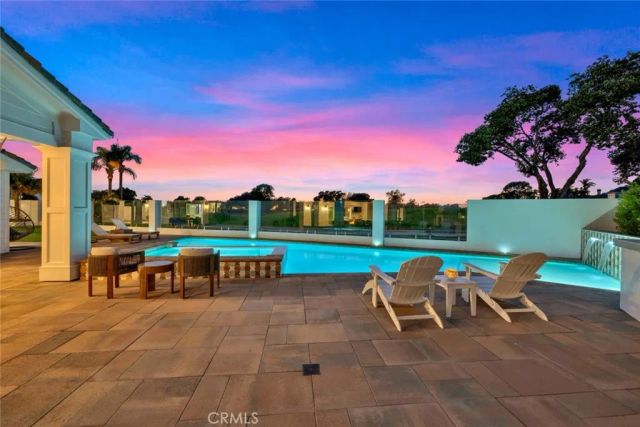 19581 Summer Breeze, Huntington Beach, CA 92648