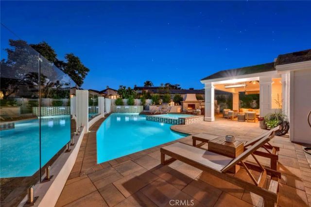 19581 Summer Breeze, Huntington Beach, CA 92648