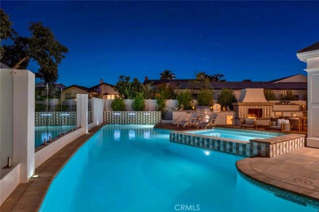 19581 Summer Breeze, Huntington Beach, CA 92648