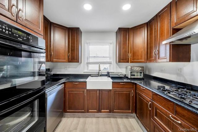 455 N Hamilton Avenue, Lindenhurst, NY 11757