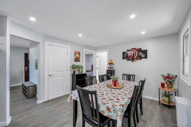 455 N Hamilton Avenue, Lindenhurst, NY 11757