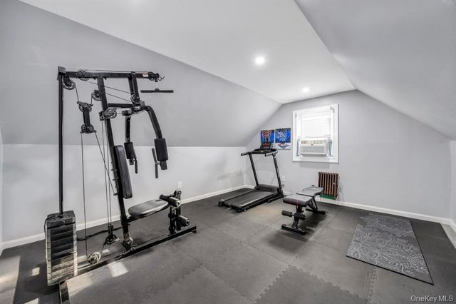 455 N Hamilton Avenue, Lindenhurst, NY 11757