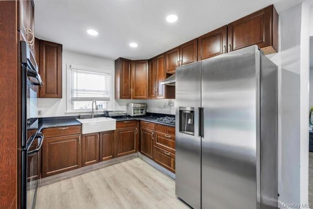 455 N Hamilton Avenue, Lindenhurst, NY 11757