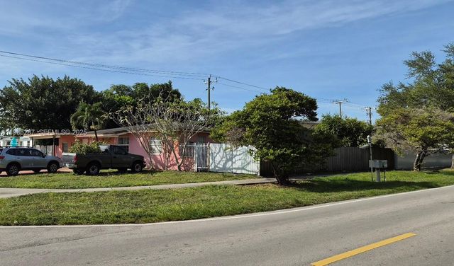 9201 SW 43rd Ter, Miami, FL 33165