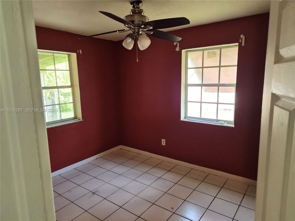 Image 4 of property listing at 9201 SW 43rd Ter, Miami, FL 33165