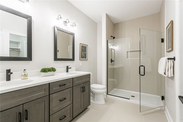 251 Bretlyn Cir, Brighton, NY 14618