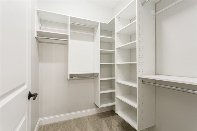 251 Bretlyn Cir, Brighton, NY 14618