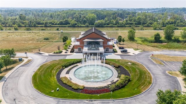 251 Bretlyn Cir, Brighton, NY 14618