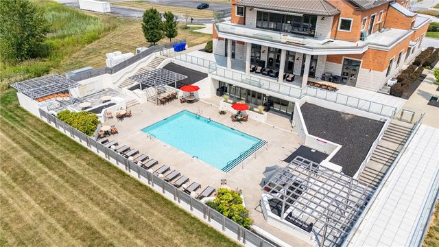 251 Bretlyn Cir, Brighton, NY 14618