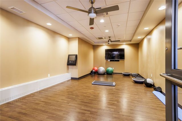 251 Bretlyn Cir, Brighton, NY 14618