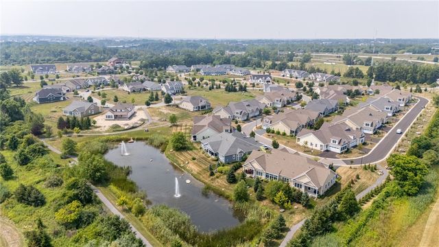 251 Bretlyn Cir, Brighton, NY 14618