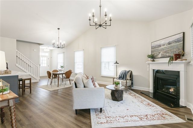 251 Bretlyn Cir, Brighton, NY 14618