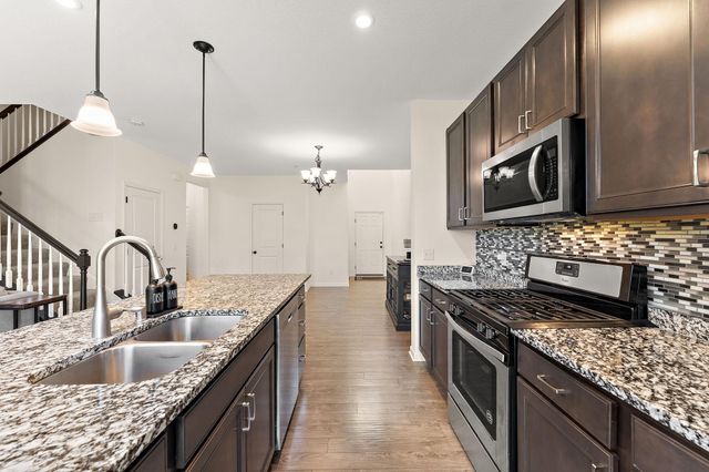 4262 Corn Silk Lane, Woodbury, MN 55129