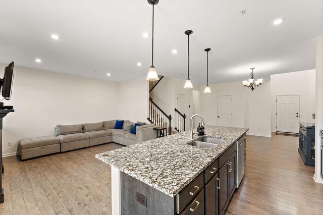 4262 Corn Silk Lane, Woodbury, MN 55129