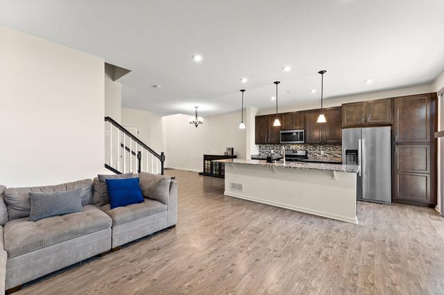 4262 Corn Silk Lane, Woodbury, MN 55129