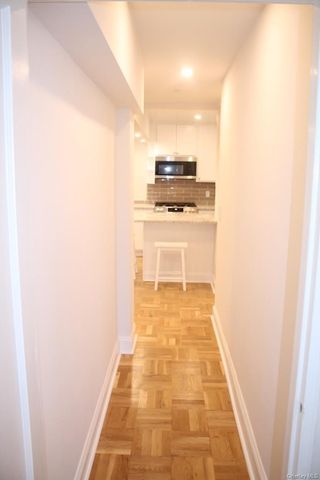 50 White Oak Street 1C, New Rochelle, NY 10801