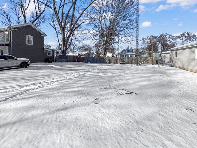 812 E Benton Street, Morris, IL 60450