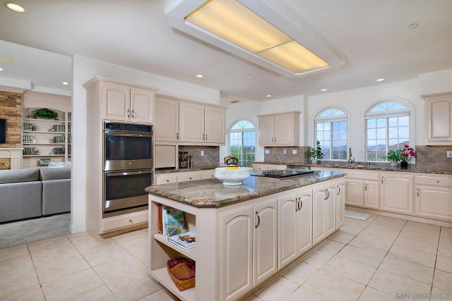 18151 Old Coach Rd, Poway, CA 92064