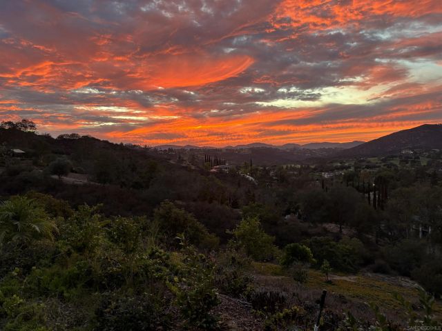 18151 Old Coach Rd, Poway, CA 92064