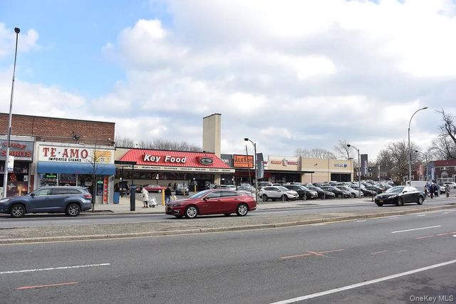141-24 78th Road 3A, Kew Garden Hills, NY 11367