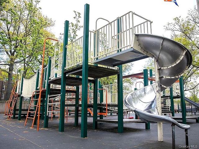 141-24 78th Road 3A, Kew Garden Hills, NY 11367