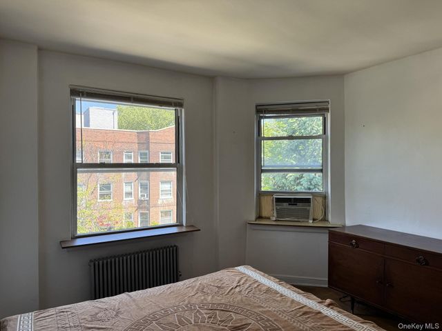 141-24 78th Road 3A, Kew Garden Hills, NY 11367