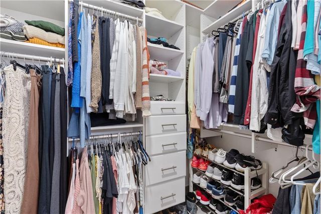 904 Meadowhill CT, Chesapeake, VA 23320