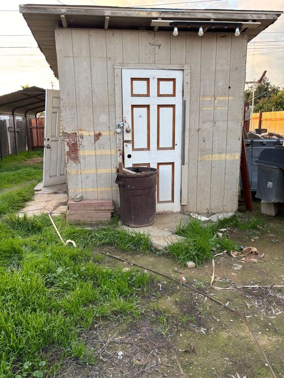 820 Columbia Street, Madera, CA 93638