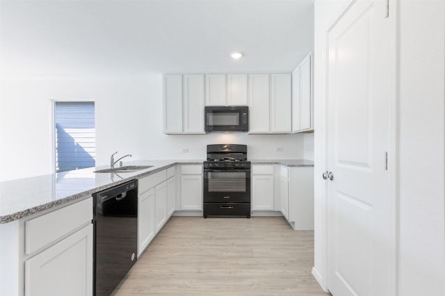 1411 Running Mare Way, Crandall, TX 75114