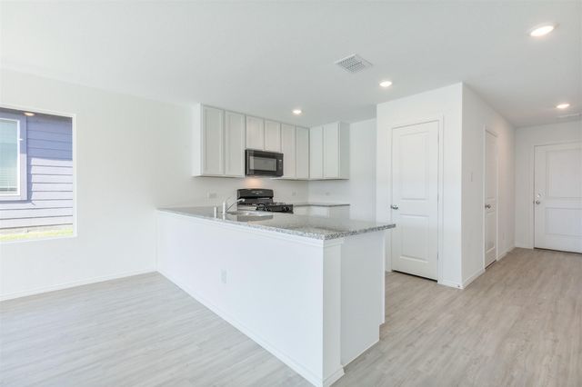 1411 Running Mare Way, Crandall, TX 75114