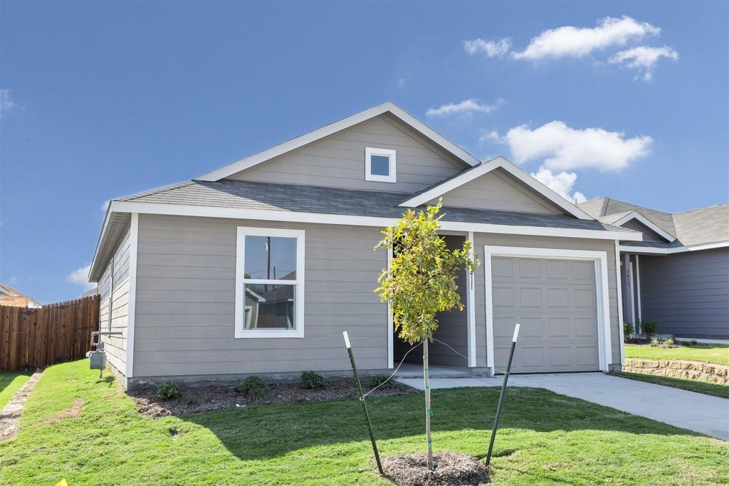 1411 Running Mare Way, Crandall, TX 75114