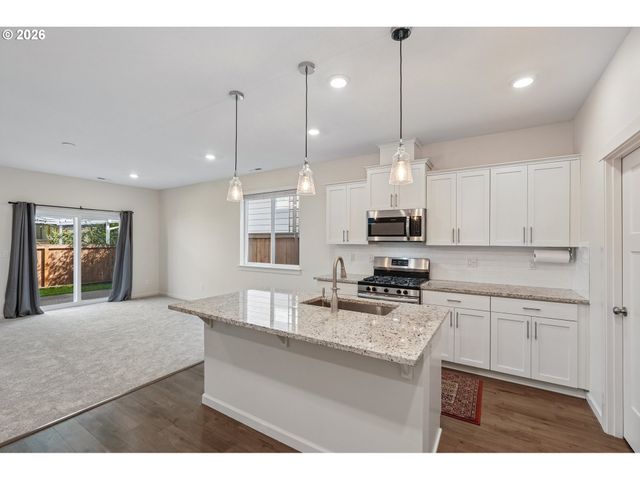 7249 Sw SPRUCE St, Portland, OR 97223