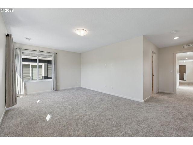 7249 Sw SPRUCE St, Portland, OR 97223