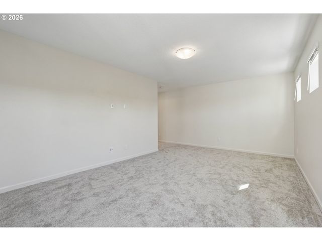 7249 Sw SPRUCE St, Portland, OR 97223