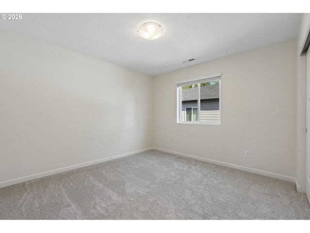 7249 Sw SPRUCE St, Portland, OR 97223