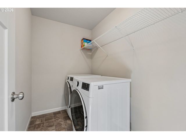 7249 Sw SPRUCE St, Portland, OR 97223