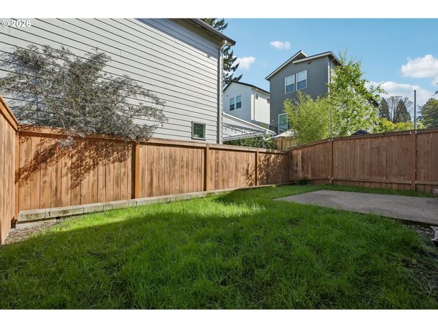 7249 Sw SPRUCE St, Portland, OR 97223