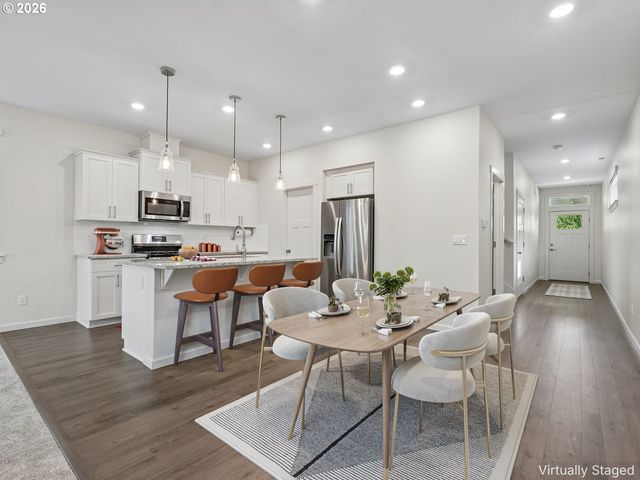 7249 Sw SPRUCE St, Portland, OR 97223