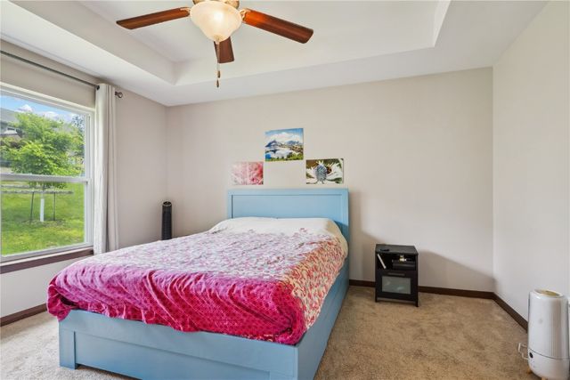 868 McCollister Ct, Iowa City, IA 52240