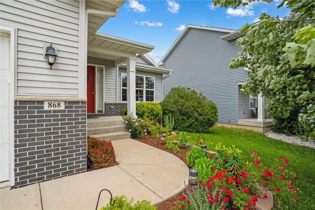 868 McCollister Ct, Iowa City, IA 52240