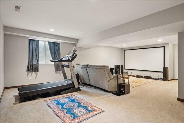 868 McCollister Ct, Iowa City, IA 52240