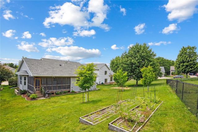 868 McCollister Ct, Iowa City, IA 52240