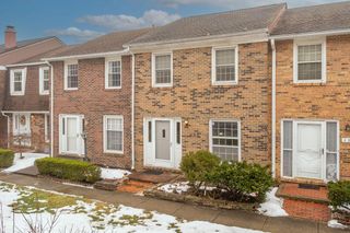 496 Clairbrook Avenue, JC13, Columbus, OH 43228