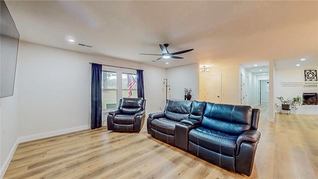 735 Brush Creek Road, Tontitown, AR 72762